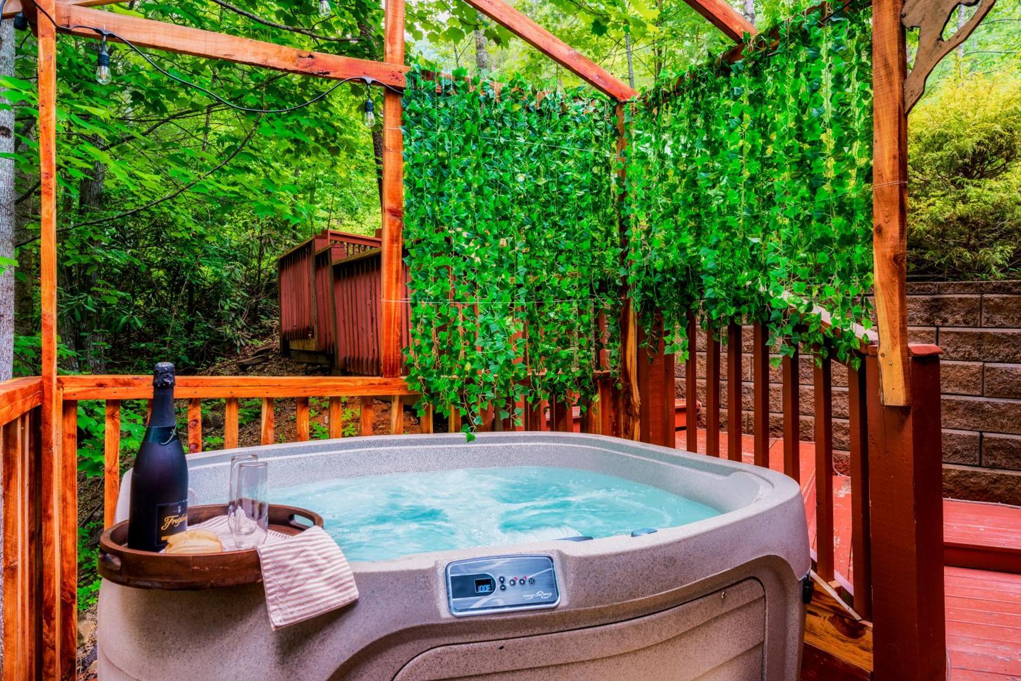 Cabin In A Gated Resort With Seasonal Resort Pool Pigeon Forge Exterior foto
